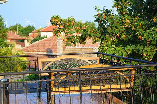 Къща За Гости "Черната Роза" Balgarevo Kültér fotó